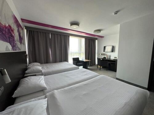 B&B Hotel 比托姆 外观 照片