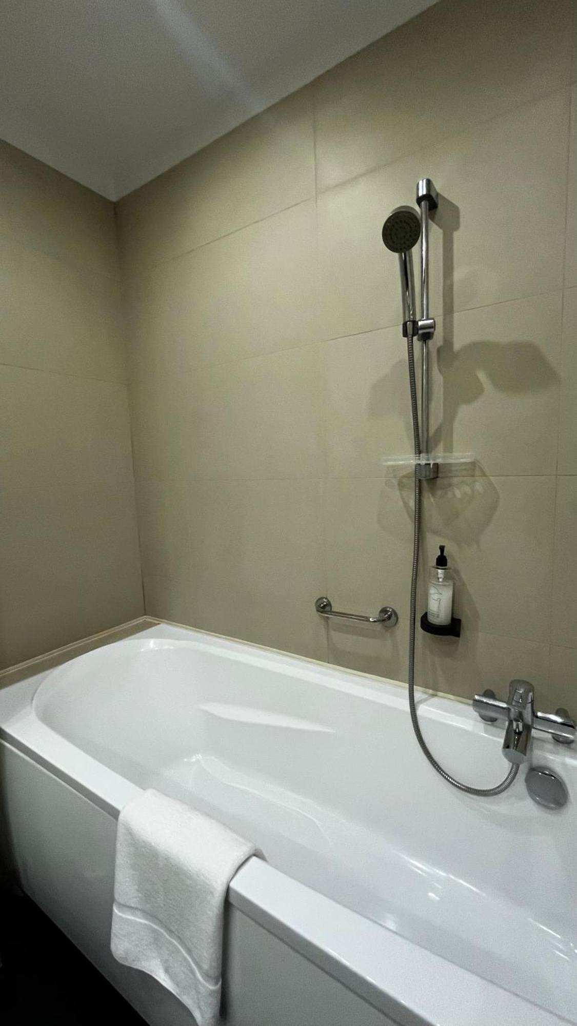 B&B Hotel 比托姆 外观 照片