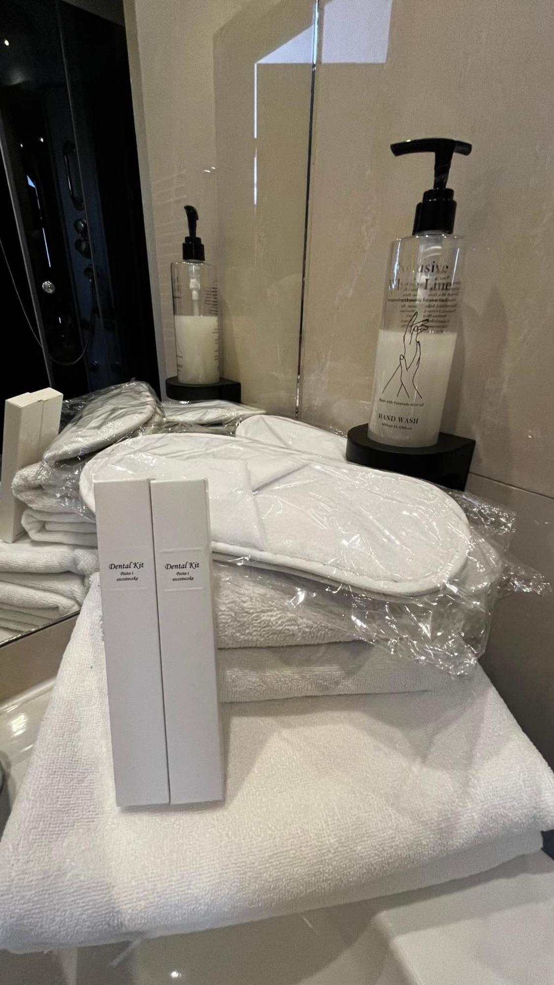 B&B Hotel 比托姆 外观 照片