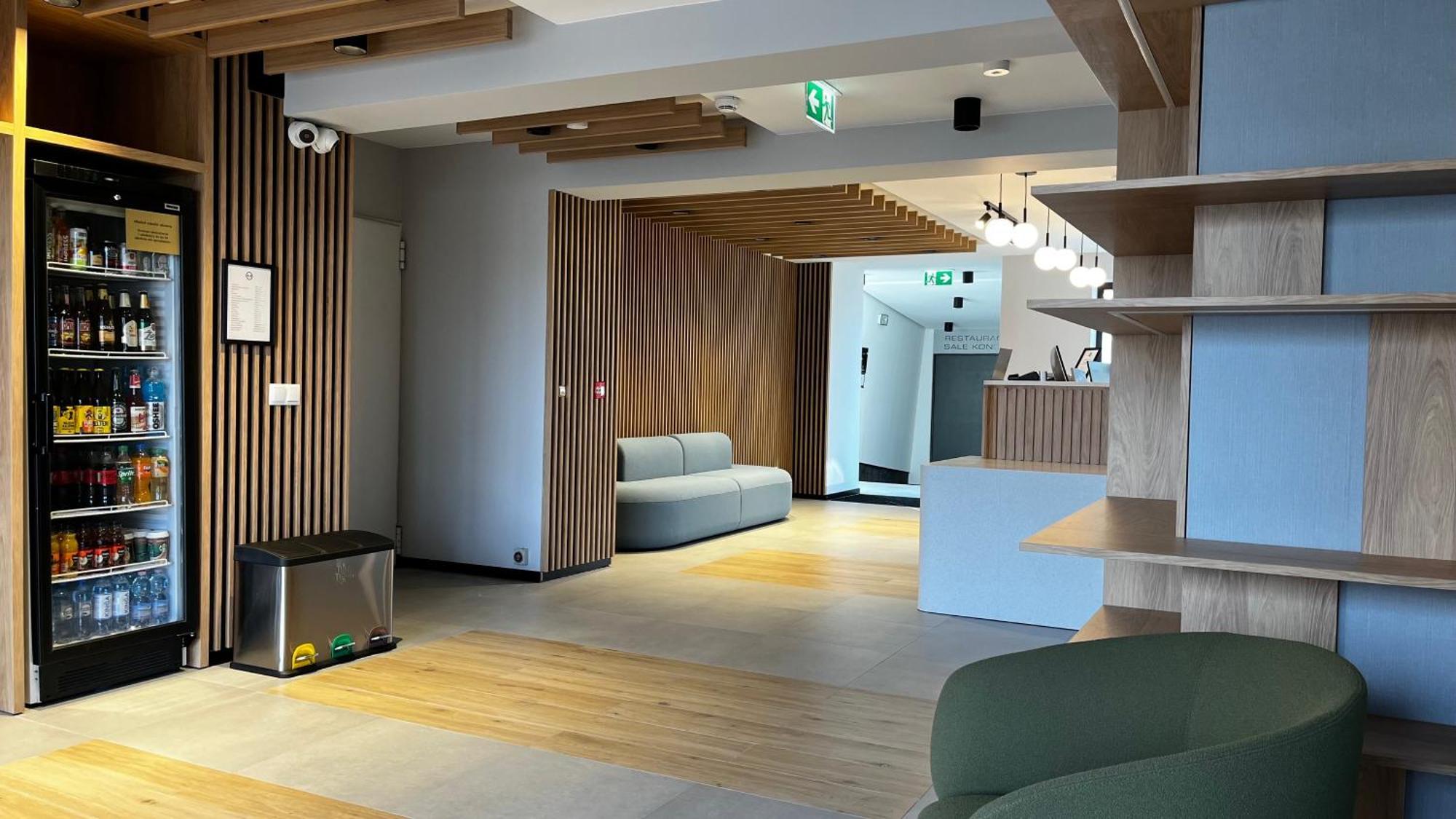 B&B Hotel 比托姆 外观 照片